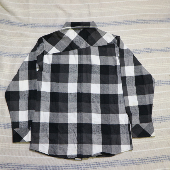 Like New OCEAN CURRENT Boys Gradient Plaid Shirt Sz Medium - Picture 8 of 8
